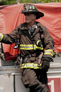 19:58: Chicago Fire (T13): Ep.1 Un monstruo en el oficio | AXN | 8/19 2026