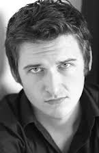 Toby Leonard Moore som 