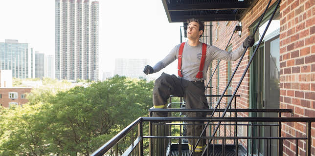 19:00: Chicago Fire (S8 E2) (S8) | Viasat Series | 11/25 2025