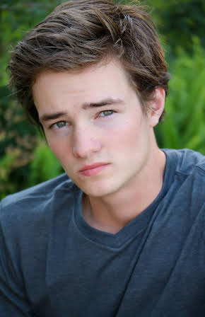 CJ Adams as Elliot 
  
  
  (as Cameron 'CJ' Adams)