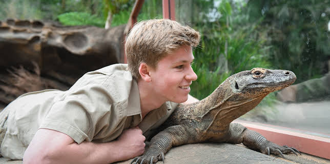 17:00: Crikey! It's the Irwins (S3 E9) (S3) | Animal Planet | 11/25 2025