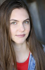 Kaitlyn Dias como Riley