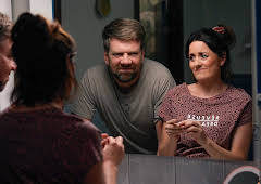 Familien Lykke: To streker