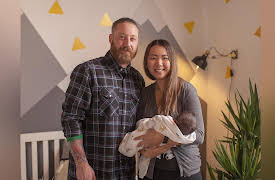 Holmes: Next Generation, Season 1: And Baby Makes Three