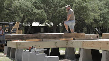 8:00 AM: Barnwood Builders (S1) | Discovery Channel | 6/18 2026
