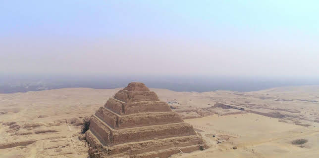 04:45: Die Pyramiden | ZDFinfo | 12/20 2025