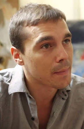 Pablo Hoyos as 
