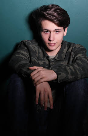 Leonardo Della Bianca as Giulio