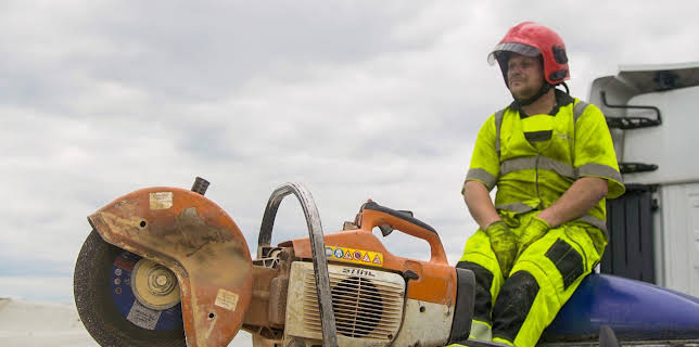 2:05 AM: Trucking Hell (S6 E7) (S6) | Paramount | 2/17 2026