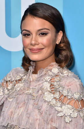 Nathalie Kelley as 