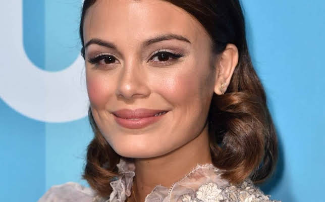 Nathalie Kelley