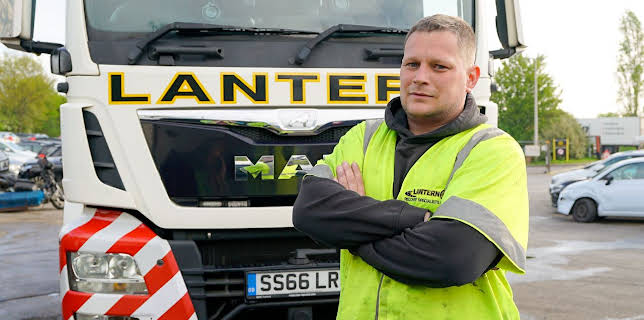 4:00 PM: Trucking Hell (S8 E5) (S8) | Paramount | 11/5 2025