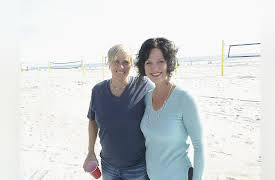 Beachfront Bargain Hunt: Renovation, Season 1: Enchanted in Emerald Isle