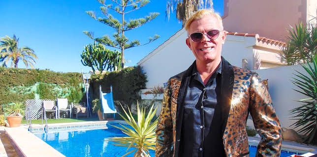 8:00 AM: Bargain-Loving Brits in the Sun (S8 E39) (S8) | 5 Star | 3/13 2026