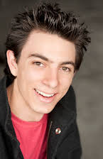 Steve Sammut som Giovanni Turturro