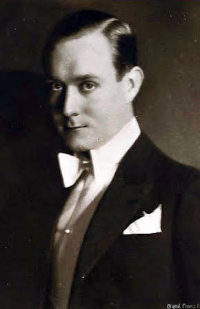 André Roanne as 