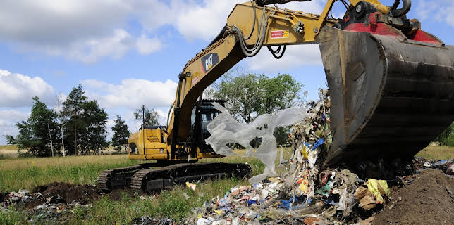 04:00: Umwelt Crime: Der Müllbaron von Brandenburg | ZDF | 11/6 2025